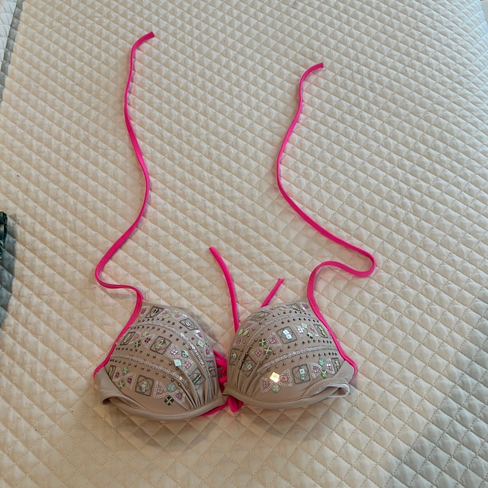 Gorgeous Victoria secret bathing suit top!